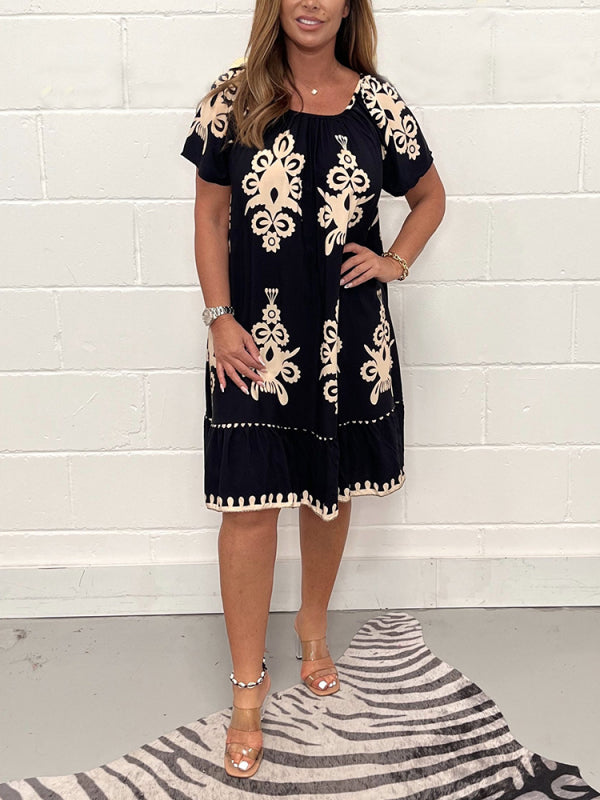 Alwine | New dress with geometric pattern and square neckline