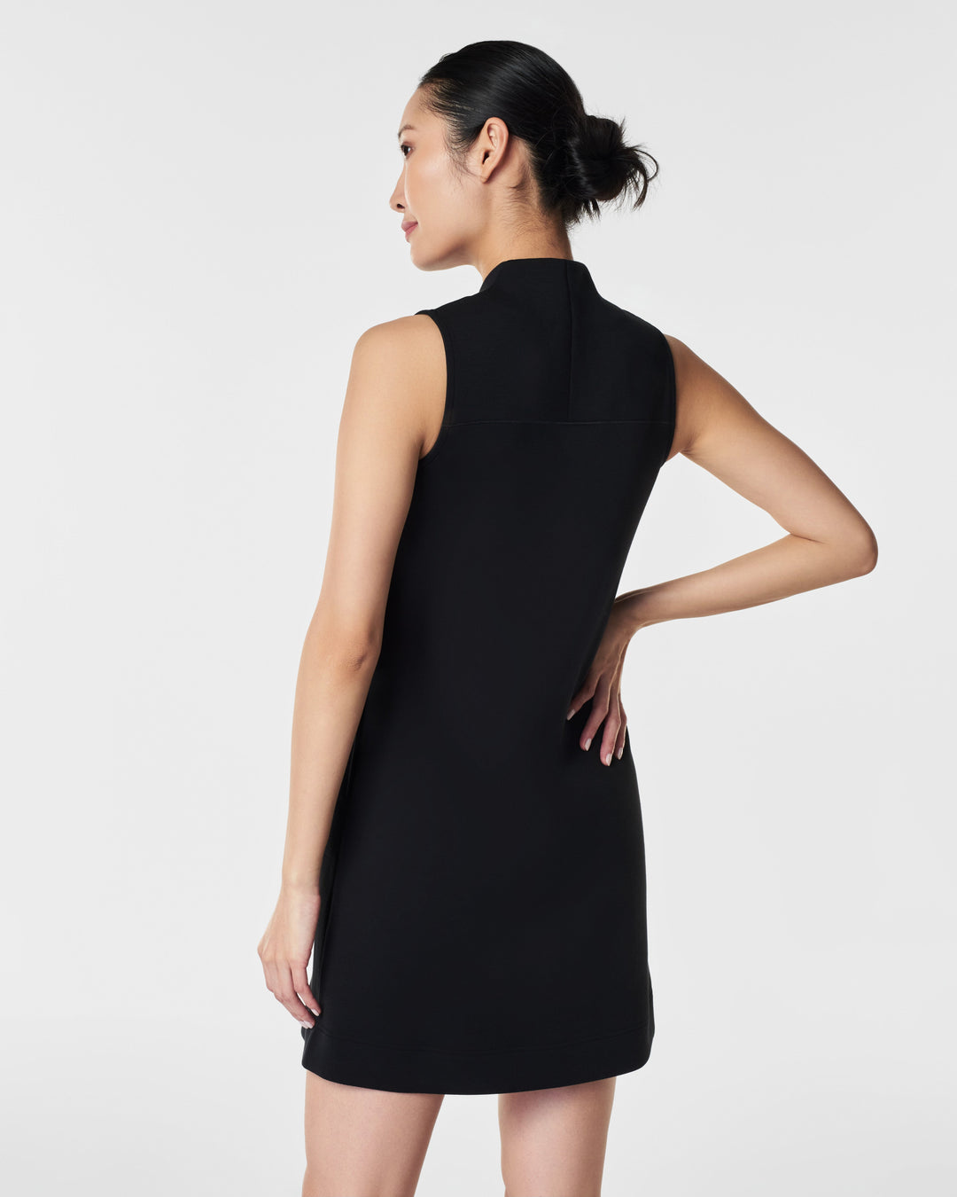 Ingeborg | Mini dress with V-neckline
