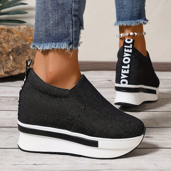 Gloria | Lightweight low-top shoes made from denim fabric