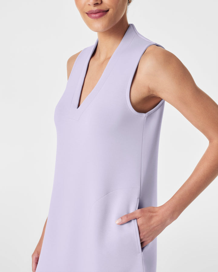 Ingeborg | Mini dress with V-neckline