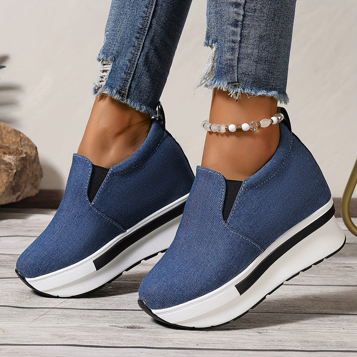 Gloria | Lightweight low-top shoes made from denim fabric