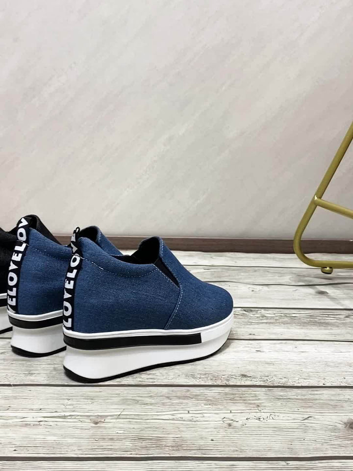 Gloria | Lightweight low-top shoes made from denim fabric
