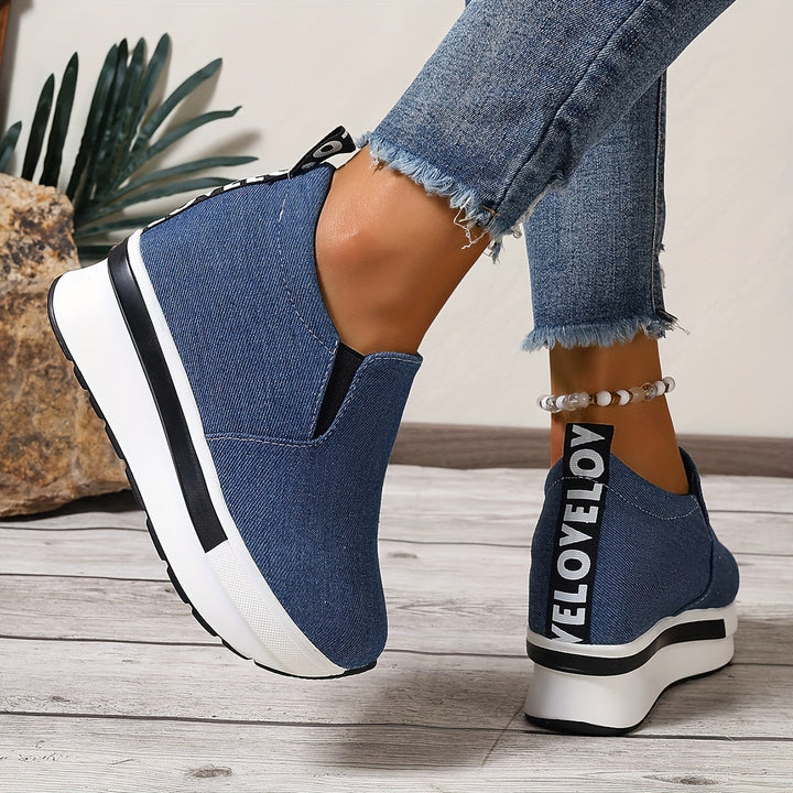 Gloria | Lightweight low-top shoes made from denim fabric