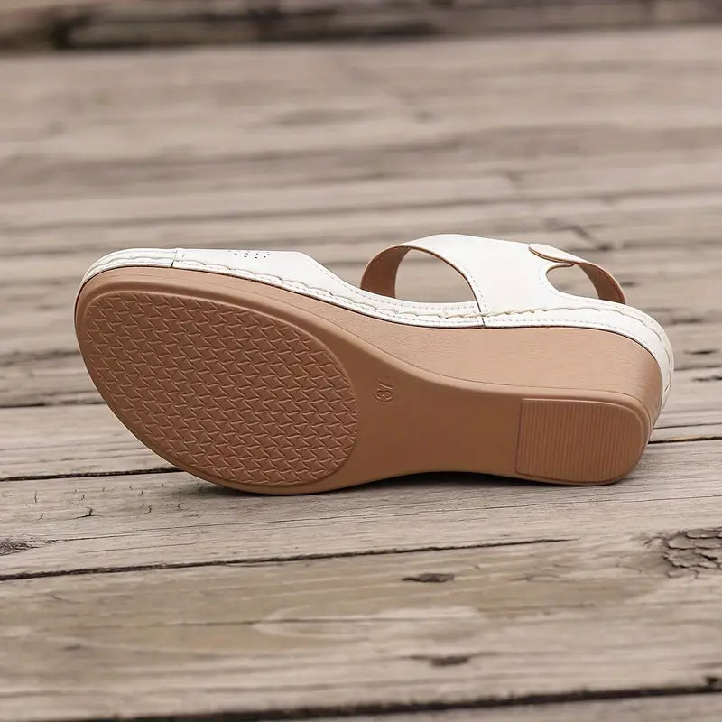 Marlis | Women's platform sandals with soft sole and floral pattern