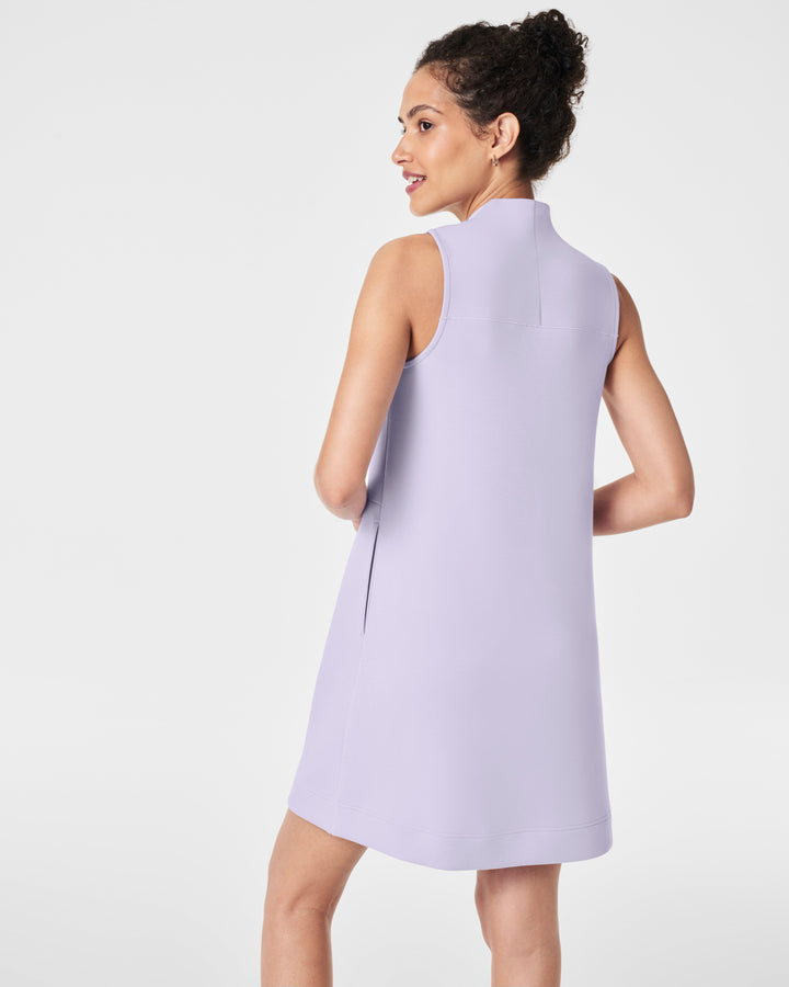 Ingeborg | Mini dress with V-neckline