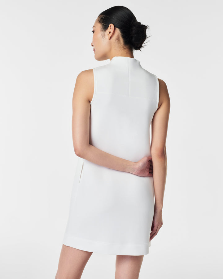 Ingeborg | Mini dress with V-neckline